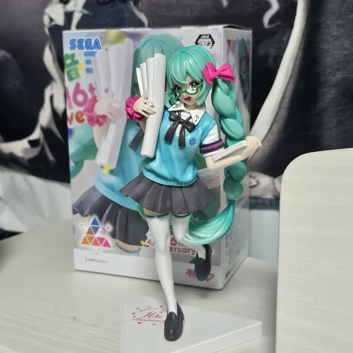 Hatsune Miku 16th Anniversary Buta Glasses Figure