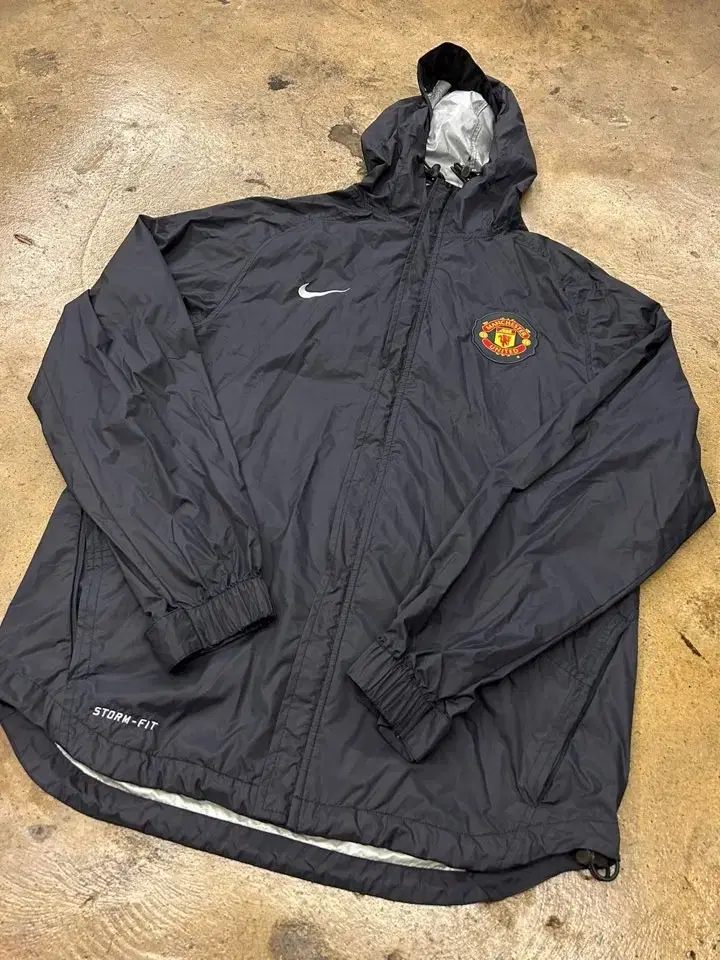 [Genuine/M] Nike Manchester United Storm Pit Windbreaker