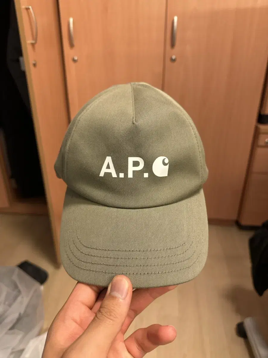 APC X 칼하트 모자