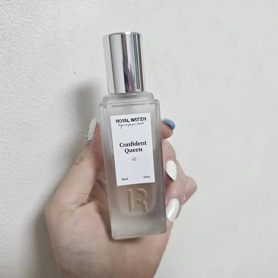 로얄워터 니치향수 "컨피던트퀸" 30ml (1/2 용량)