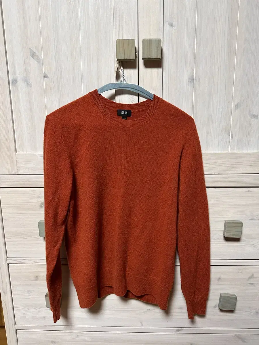 Uniqlo cashmere 100 knit:)