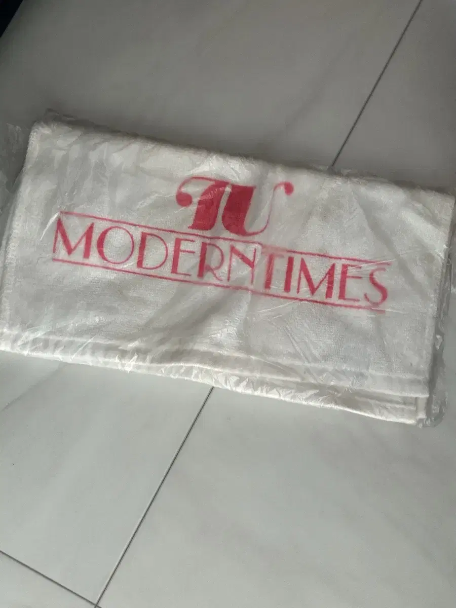 IU Modern Times Concert Towel