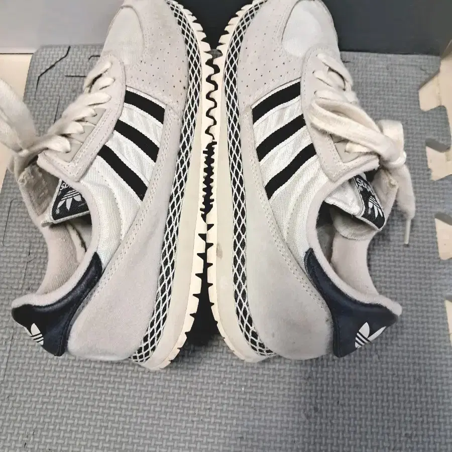 아디다스adidas  220스니커즈운동화단화