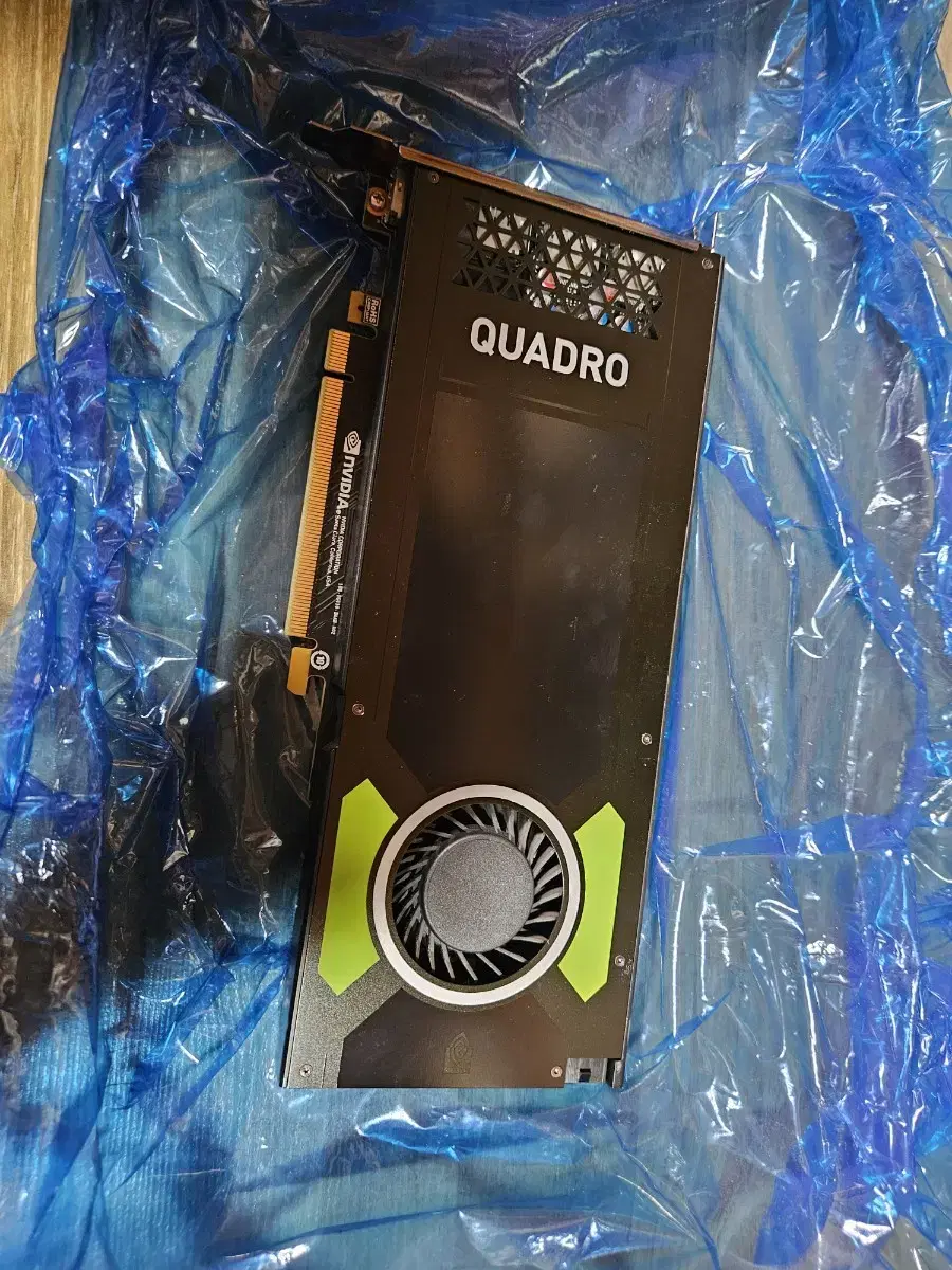 NVIDIA 쿼드로 P4000 D5 8GB