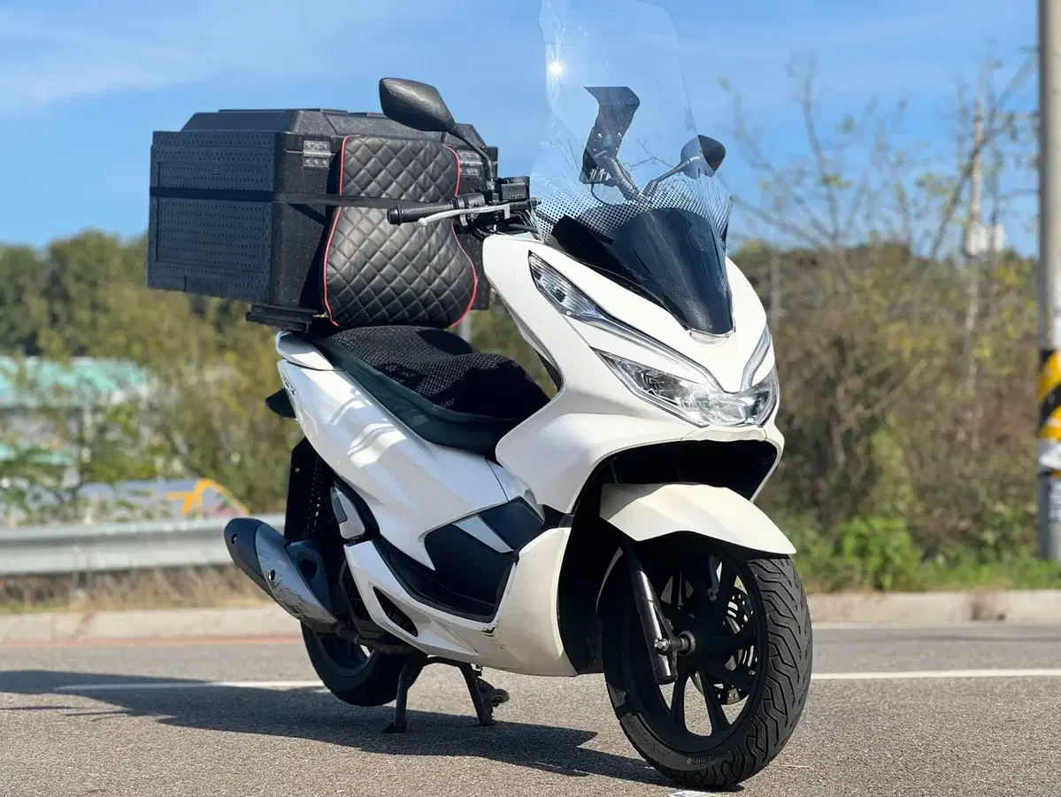 pcx125 20년식 배달풀세팅 신차컨디션 상태 좋은차량 판매합니다.