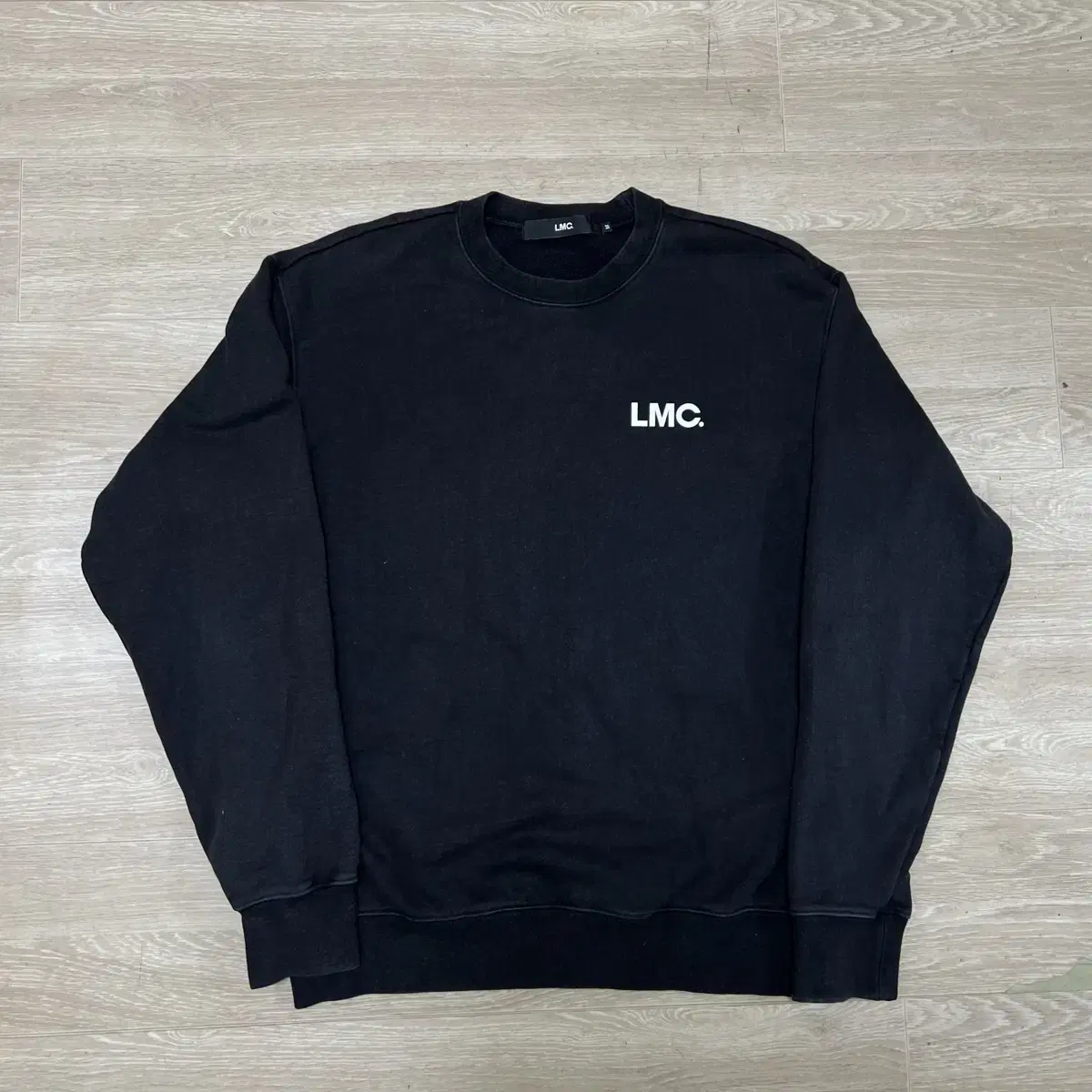 LMC Big Logo Overfit Man-to-Man M