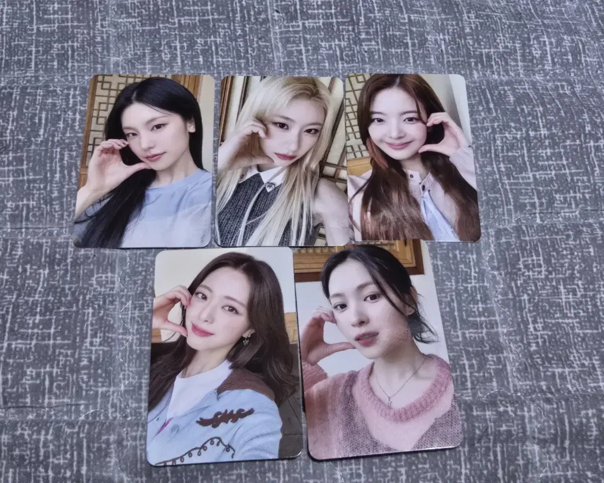 ITZY GOLD offline makestar fansign event unreleased photocard wts