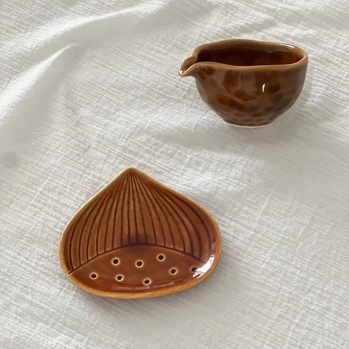 Chestnut plate / 도자기 찬기 디저트 그릇 앞접시 귀여운접시