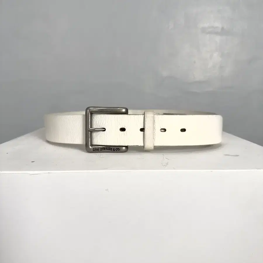 vintage levis white leather belt