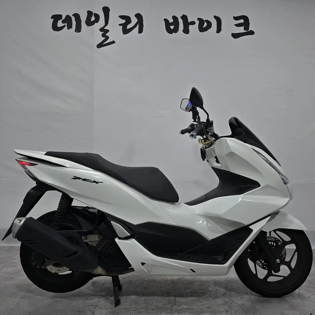 부산 23년식 혼다 pcx125 abs 화이트 부산창원김해양산울산대구포항