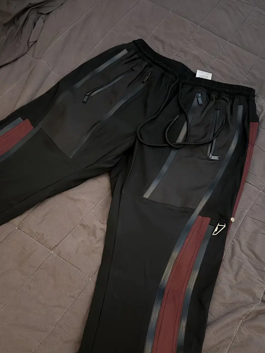 [2 SIZE] Undermyka Region 01 Twisted Zip Pants in Wine