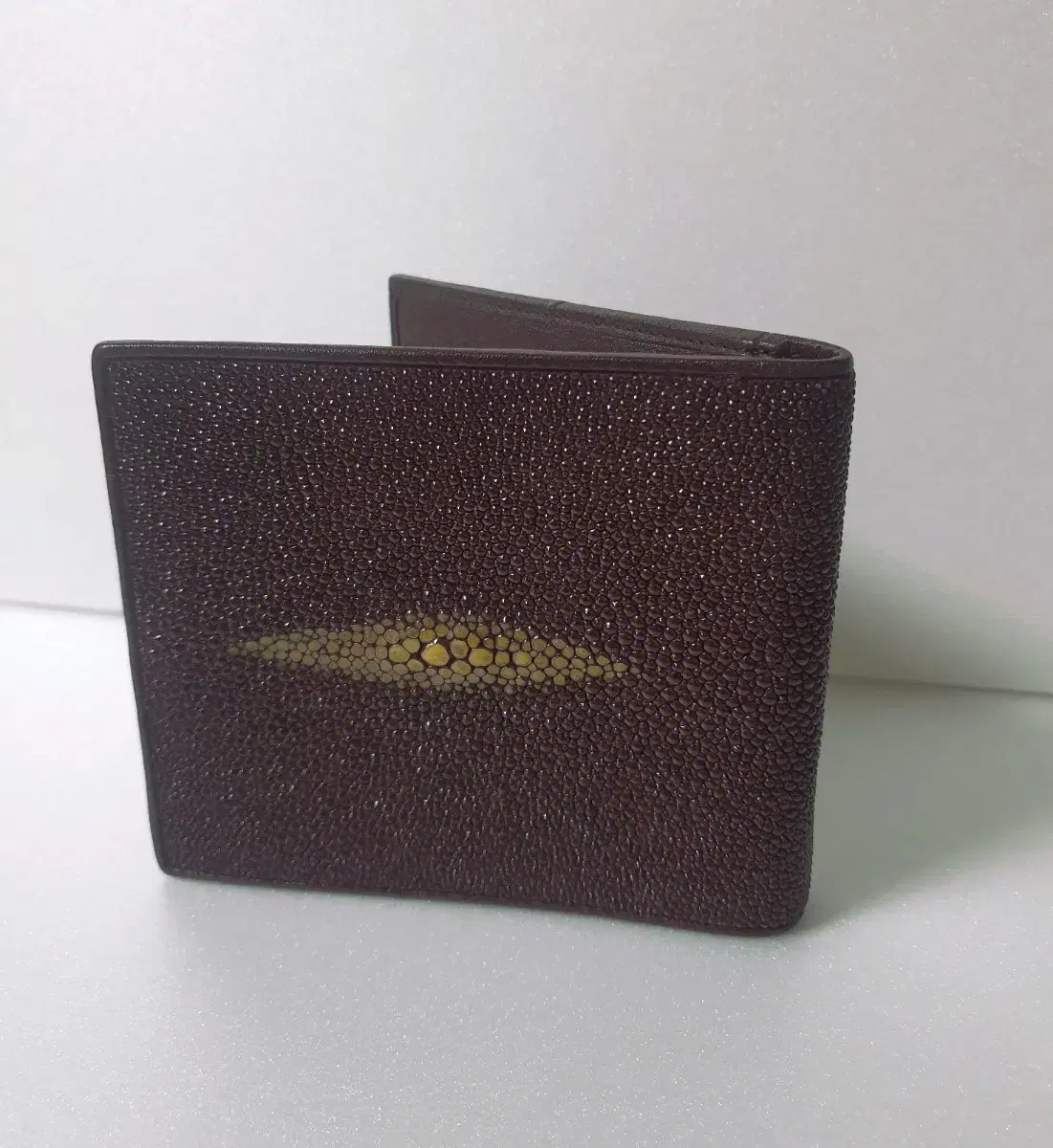 Stingray leather wallet with good storage Unisex