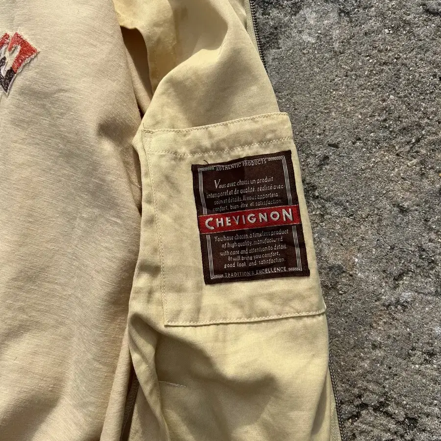 CHEVIGNON EMBROIDERY BLOUSON 쉐비뇽 자켓