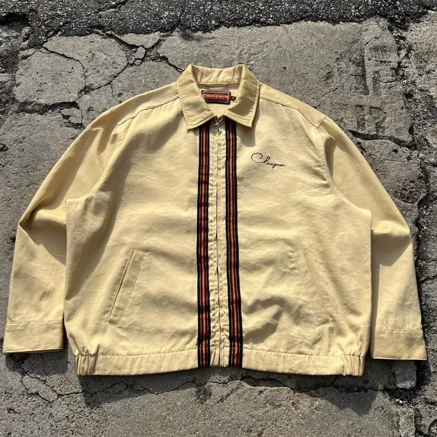 CHEVIGNON EMBROIDERY BLOUSON 쉐비뇽 자켓