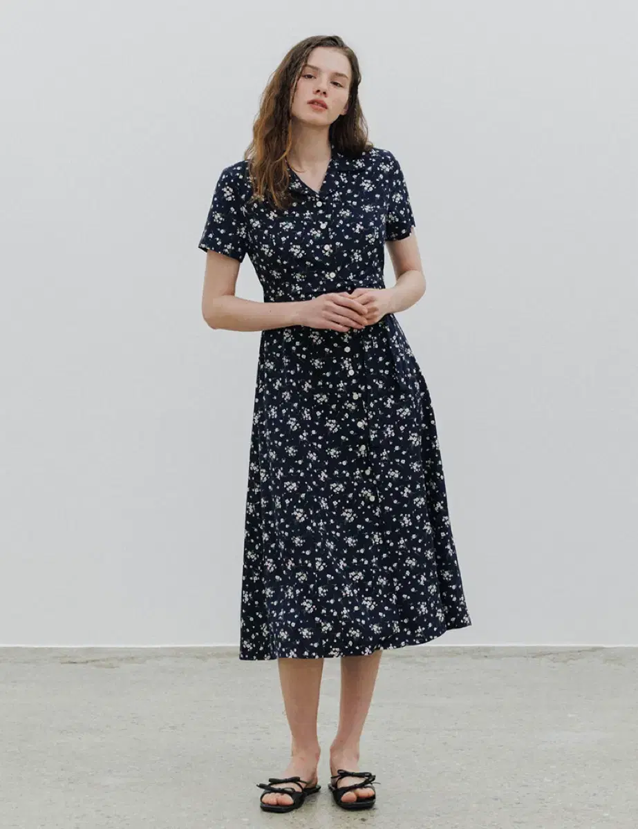 시엔느 플라워 원피스 Jolie Jardin Dress Navy