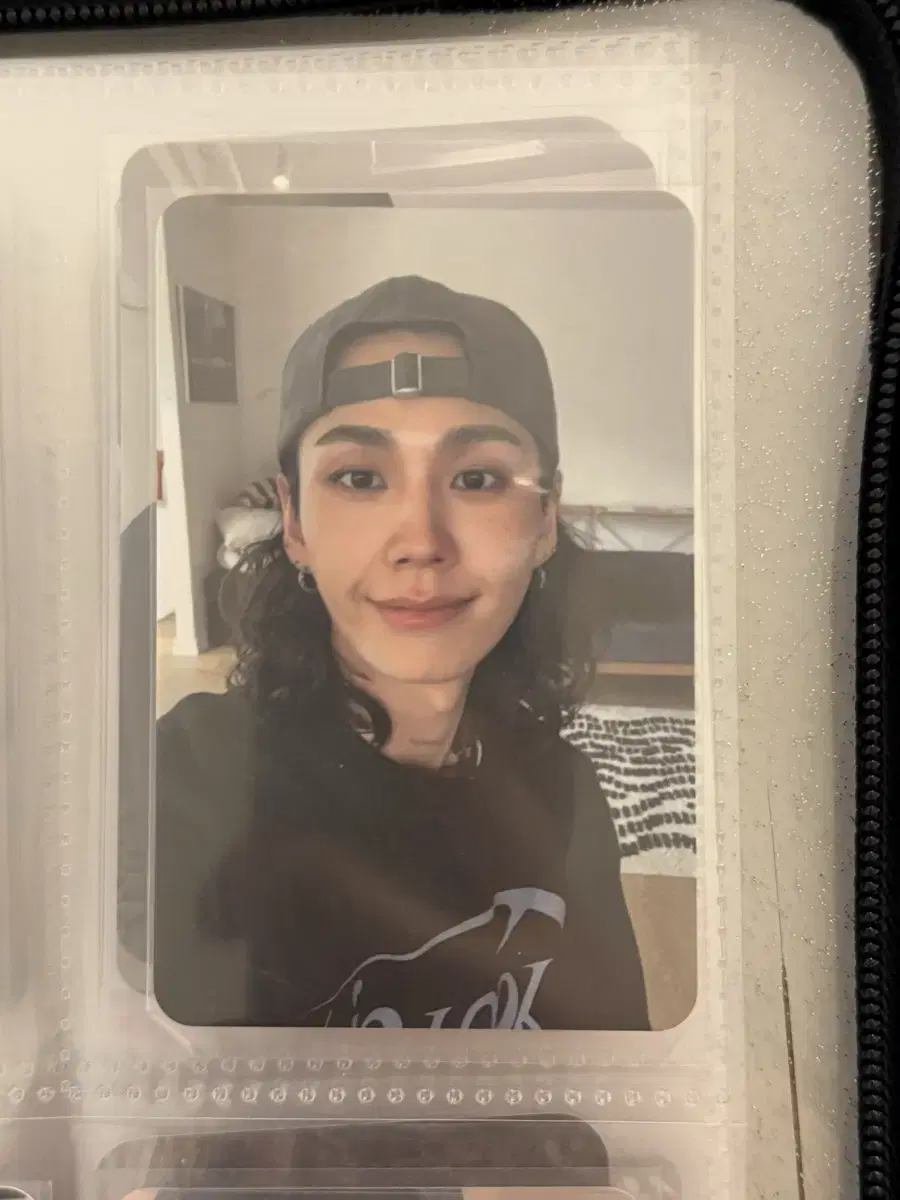 Exhibit by Jung Ilhoon photocard Chapter 5