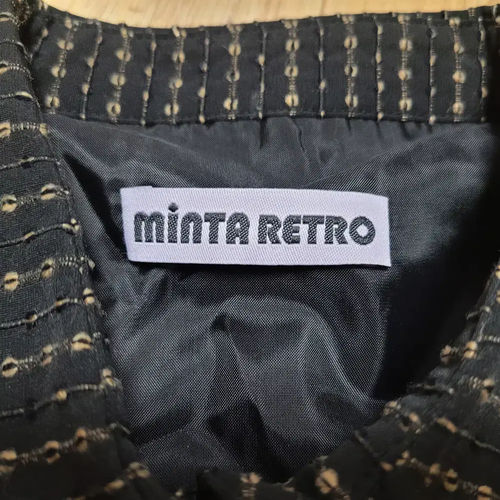 민타레트로(MINTA RETRO) 골드버튼 원피스 55 새상품