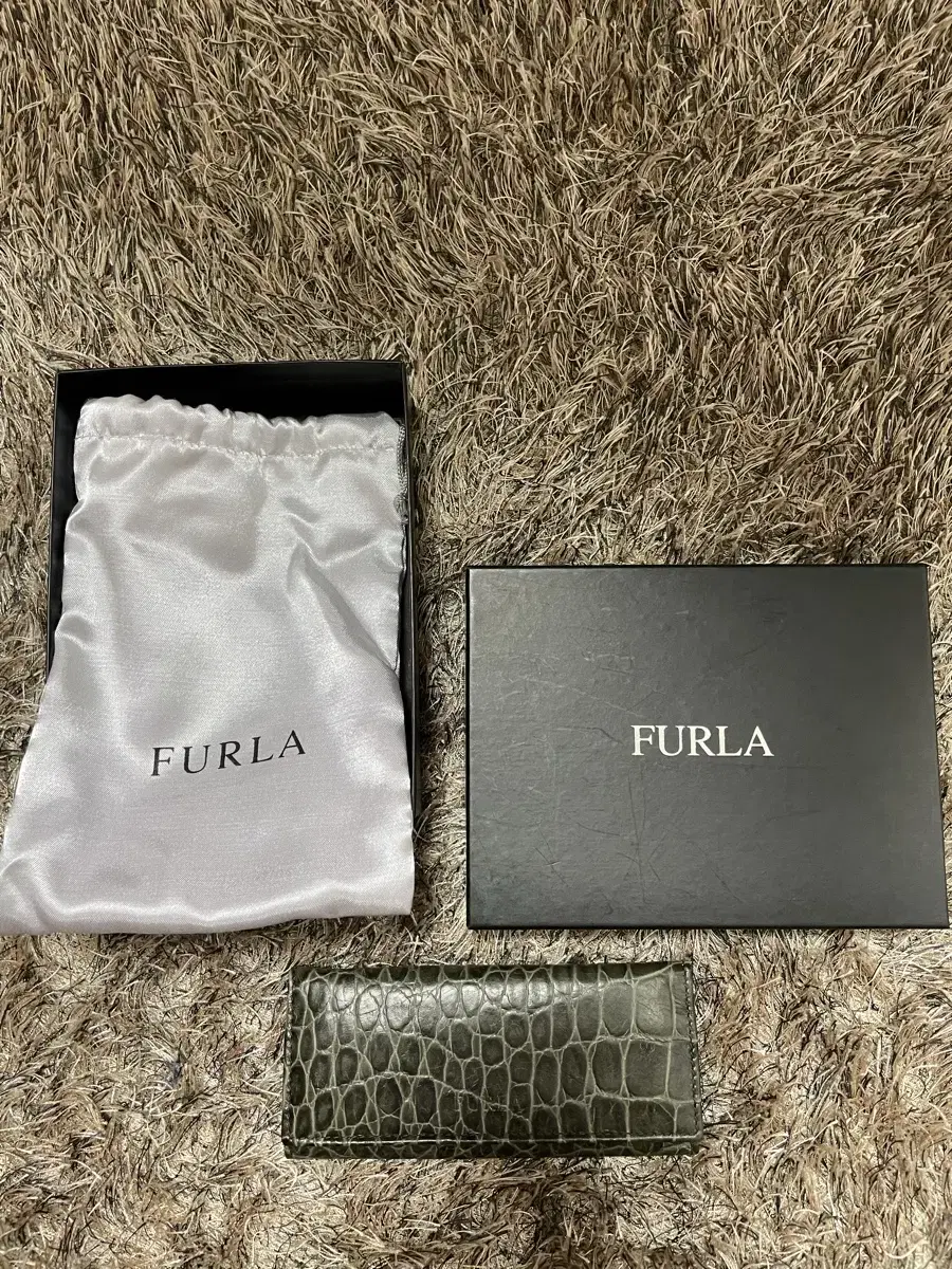 이태리 Furla 크로커무늬 가죽 키홀더 새제품.