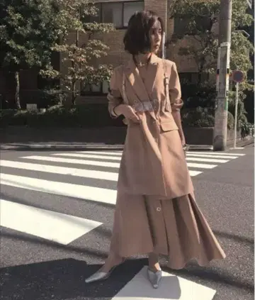 AMERI RING DOT BUTTON JACKET SKIRT