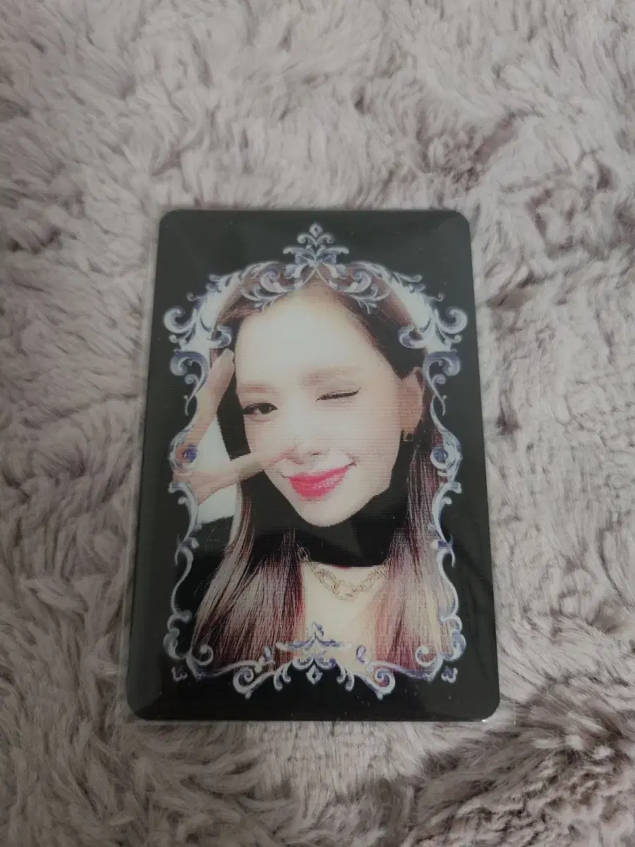 ive yujin lenticular unofficial goods sells