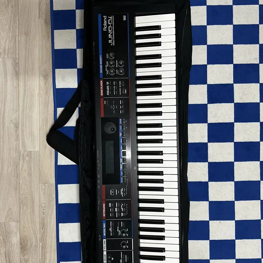 ROLAND JUNO Di