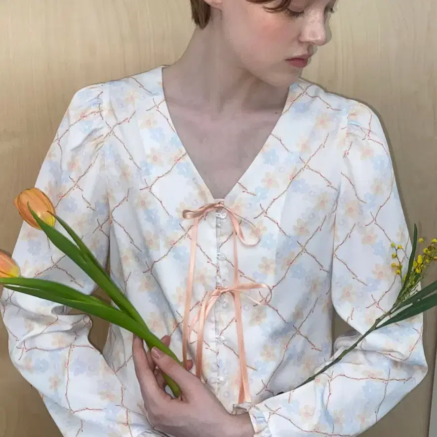 시눈 블라우스 FLOWER PATTERN BLOUSE