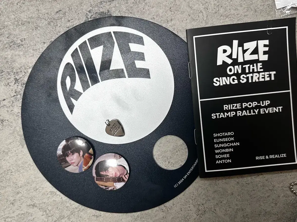 Rize pop up Pin Badge Charm Stampbook Fan