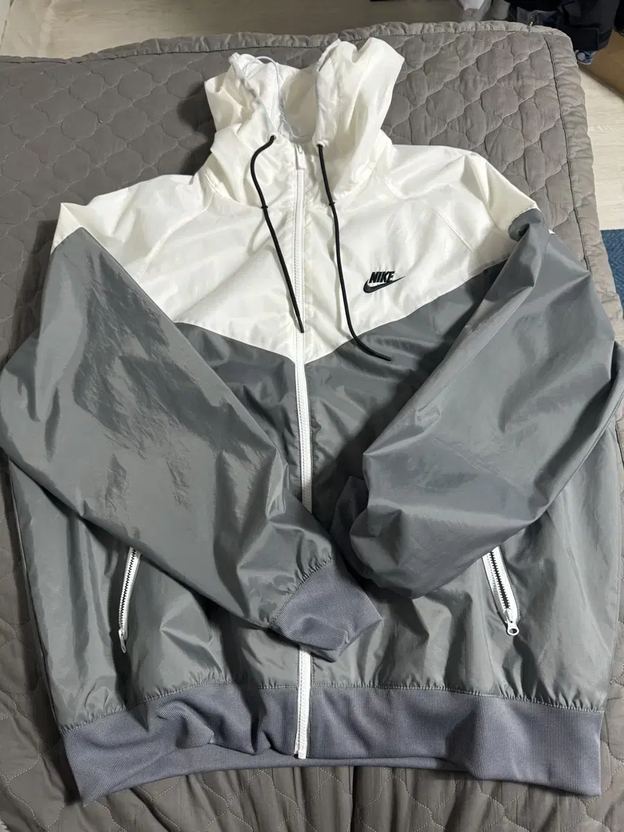 Nike DA0002-084 2XL (Sportswear Windrunner Woven Windbreaker)