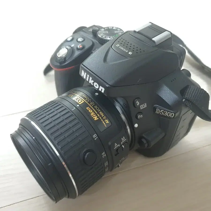 A급 니콘 DSLR 카메라 D5300 과 18-55VR 렌즈 세트