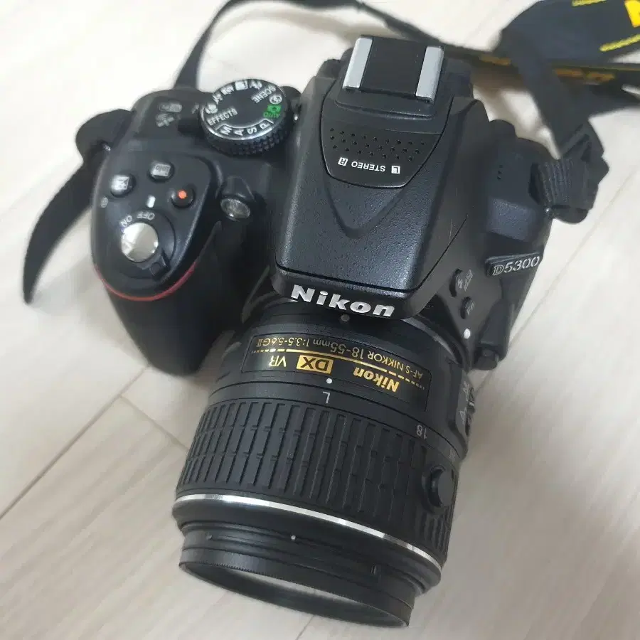 A급 니콘 DSLR 카메라 D5300 과 18-55VR 렌즈 세트