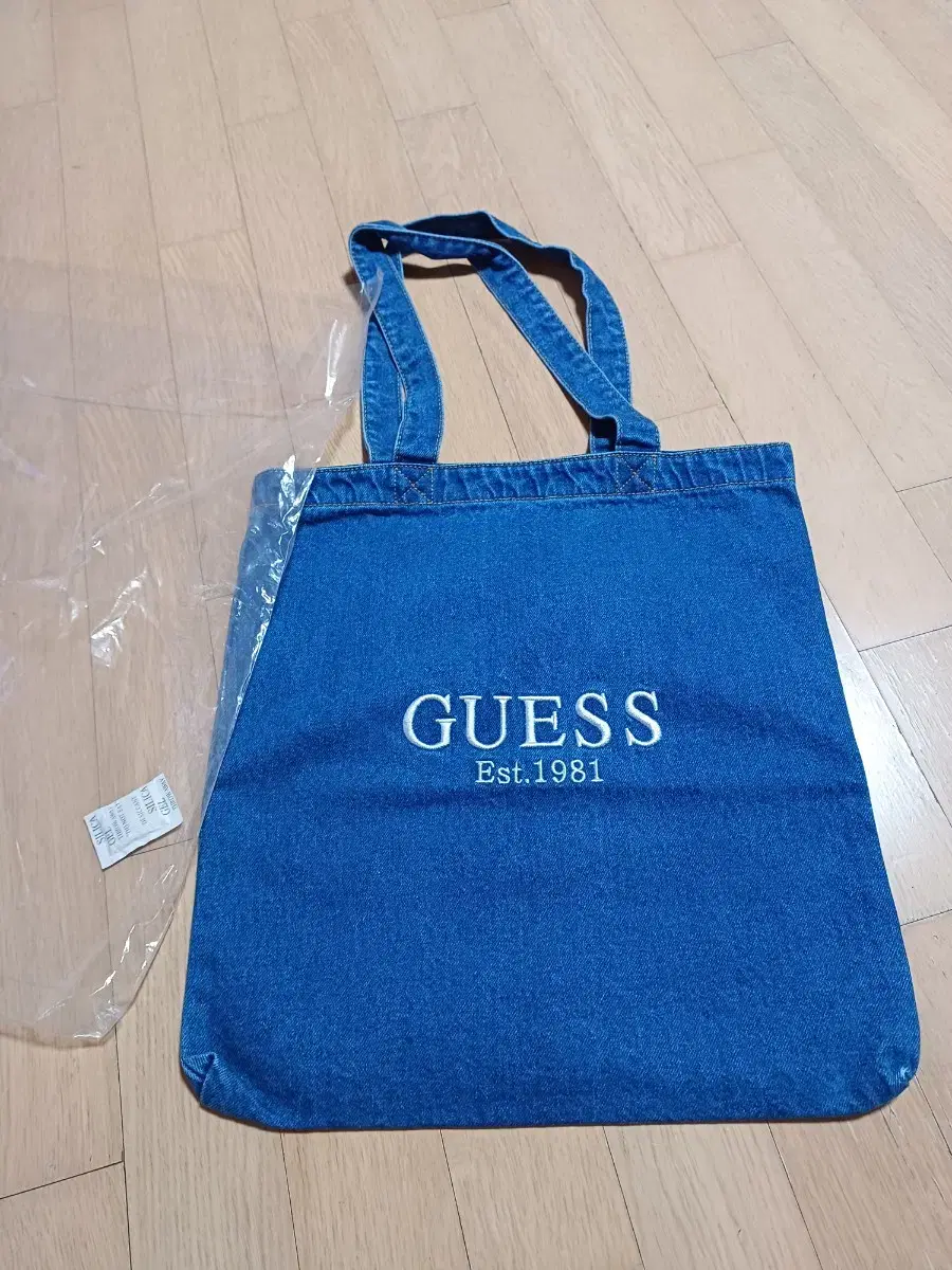 [게스 Guess]데님 에코백 남녀공용 (포장채 새것)