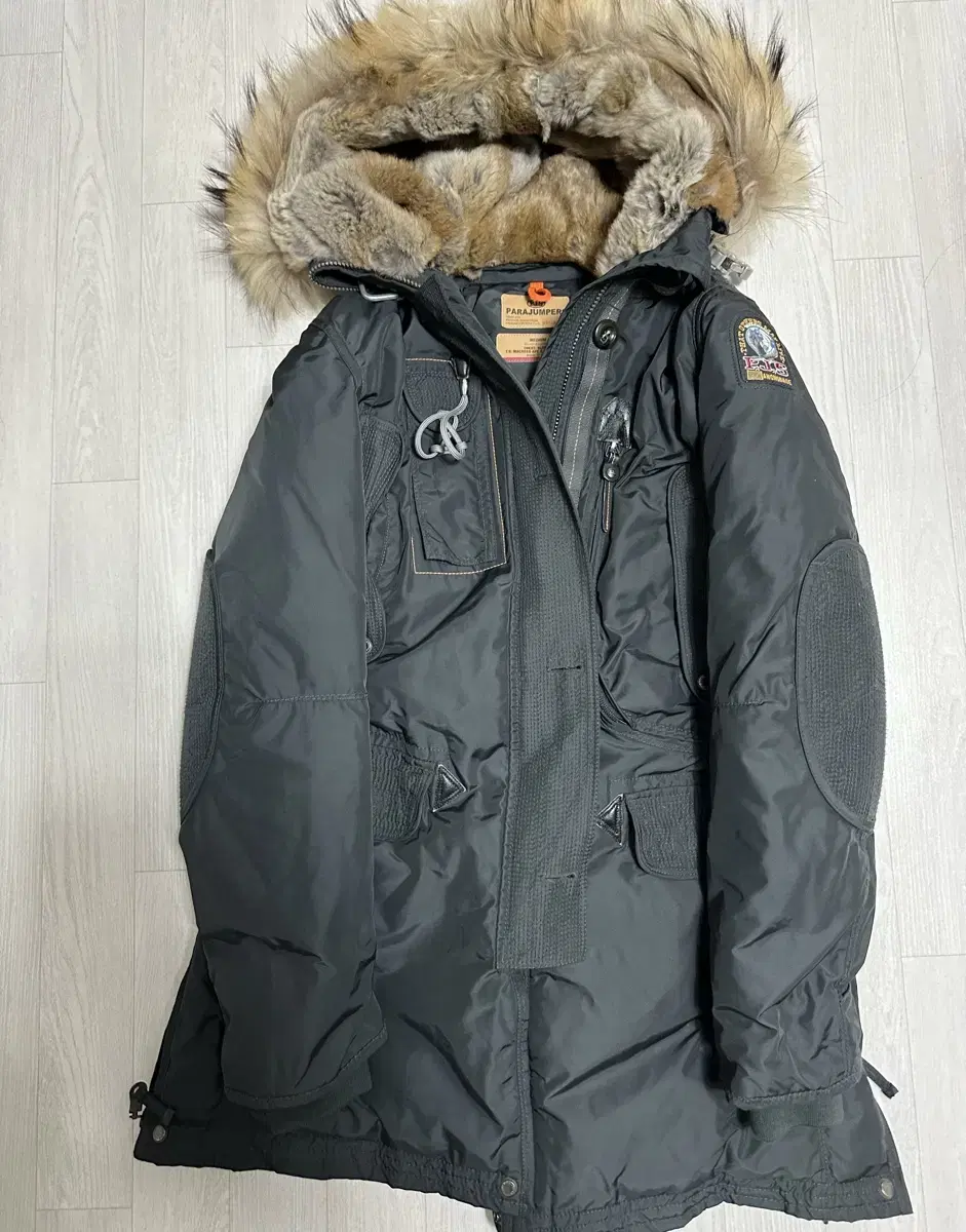 Parajumpers Musher Parka M sells.