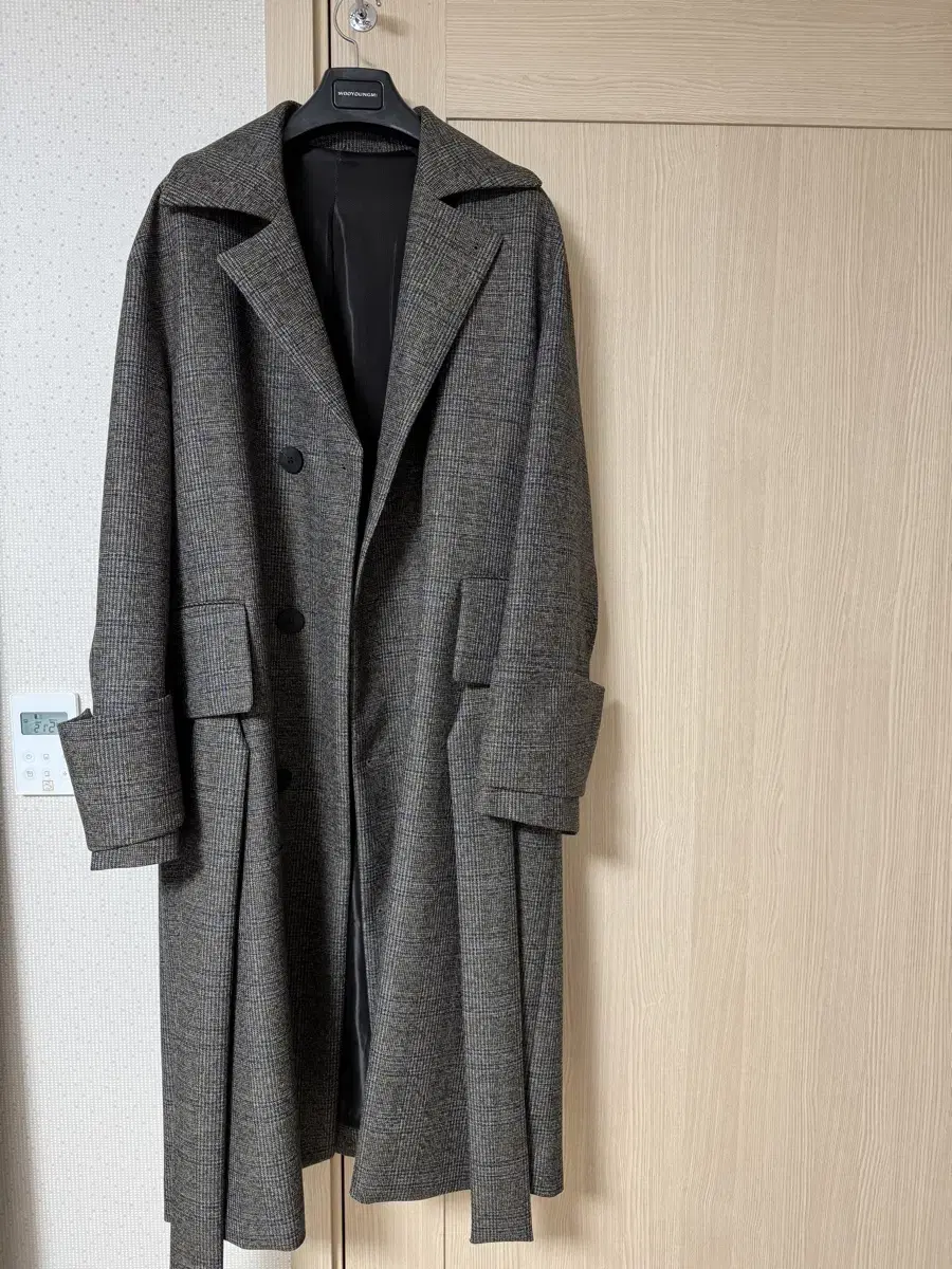 20fw wooyoung 미 turn-up coat for sale