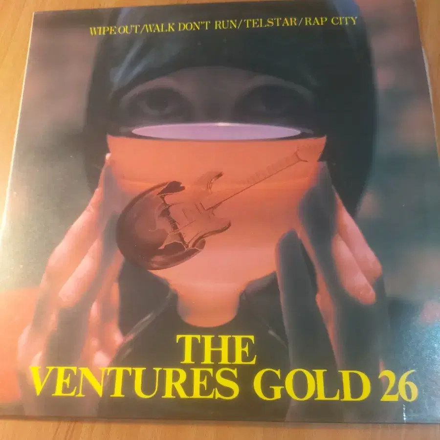 LP  THE VENTURES GOLD 26