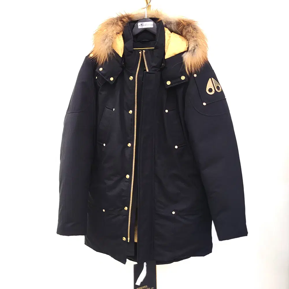 [100-105] Moose Knuckle Stagg Lake Foxfur Keum Black Padded Jacket