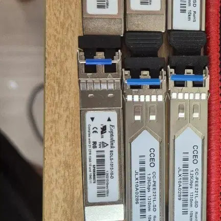 싱글1G SFP 7개. 멀티1G SFP 1개