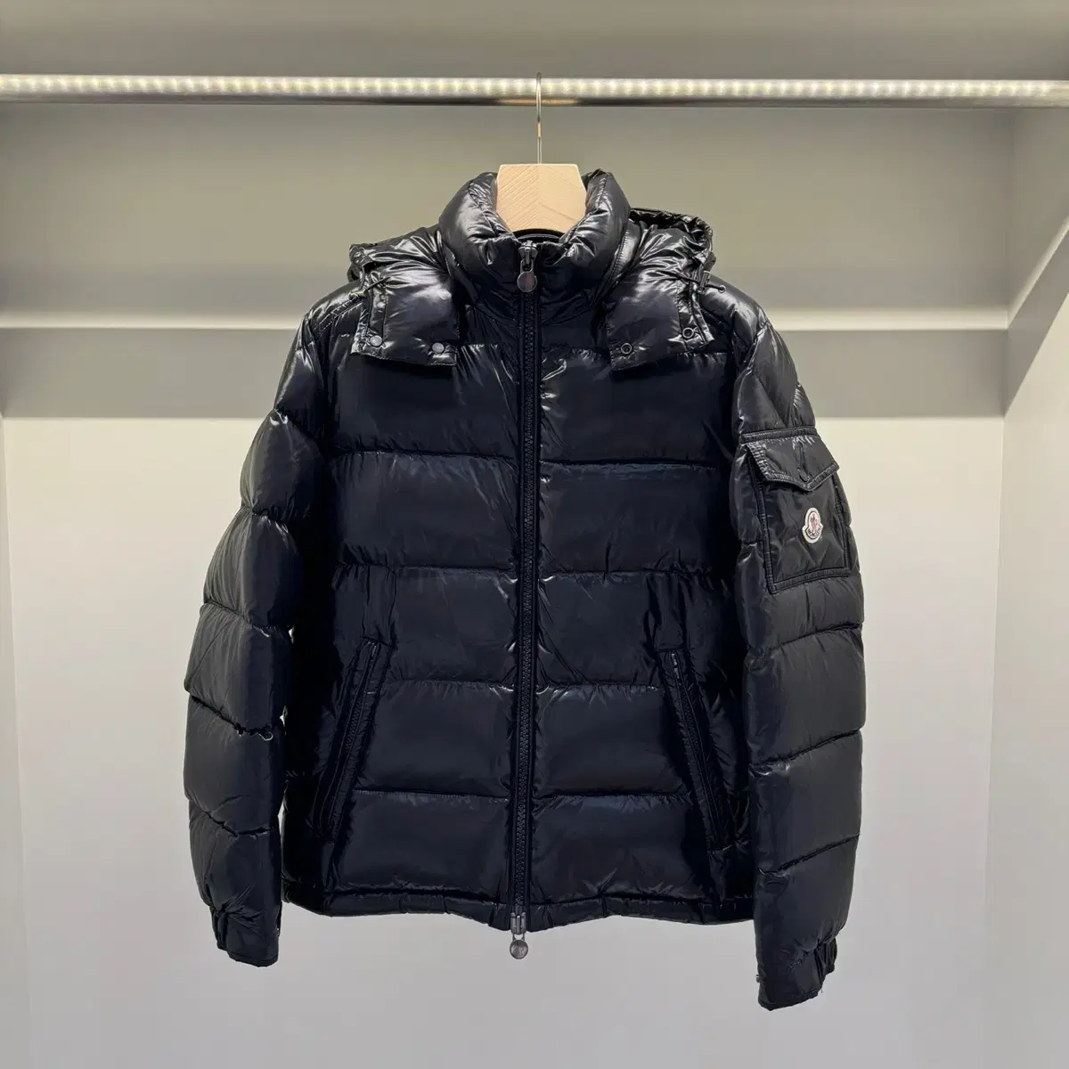 Moncler maya glossy padded black