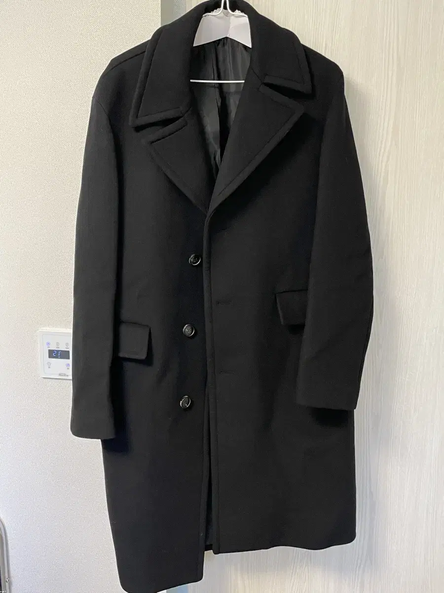 DKNY Overcoat in Wool (black)