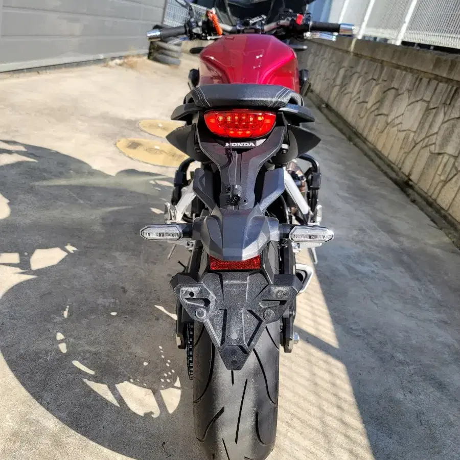 20년식 혼다 CB 650R 레드 판매