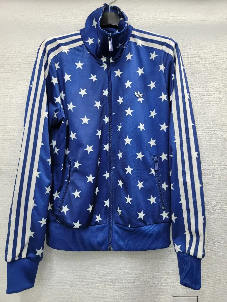 Adidas dara Starstars limited edition Jersey /100 (Genuine)