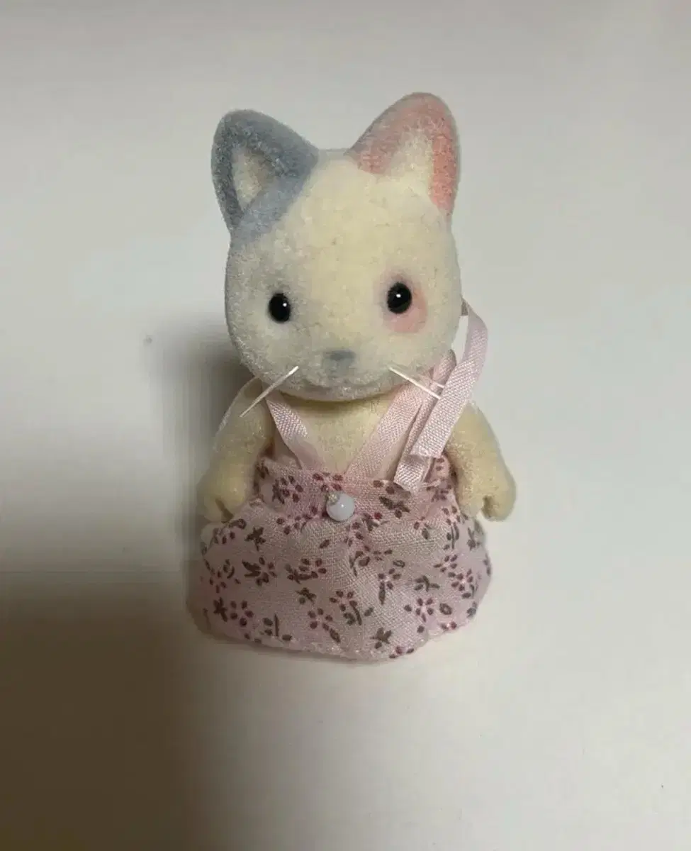 Sylvanian Calico Cat