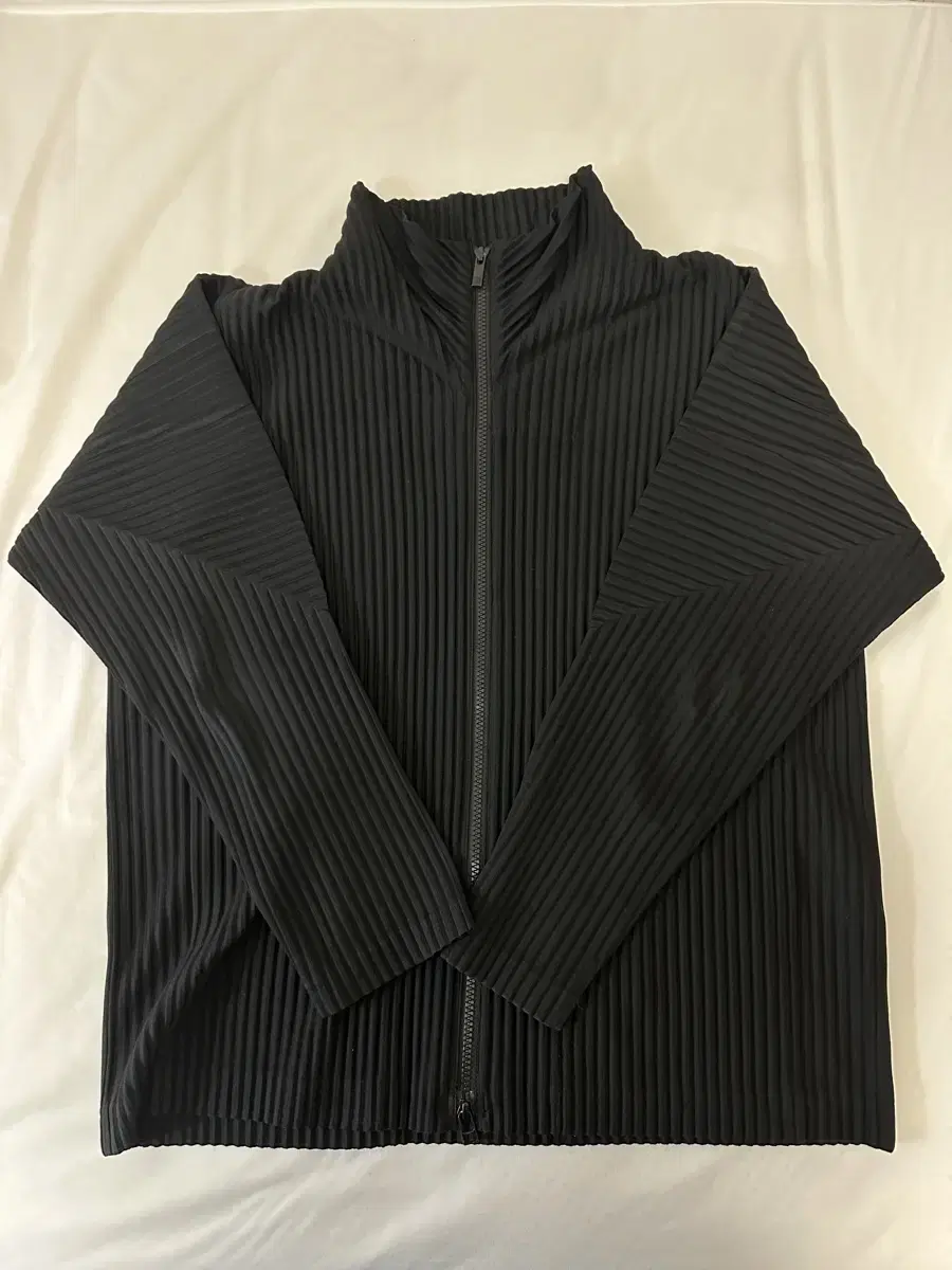 [2] Issey Miyake Homme Plissé Zip-up Black