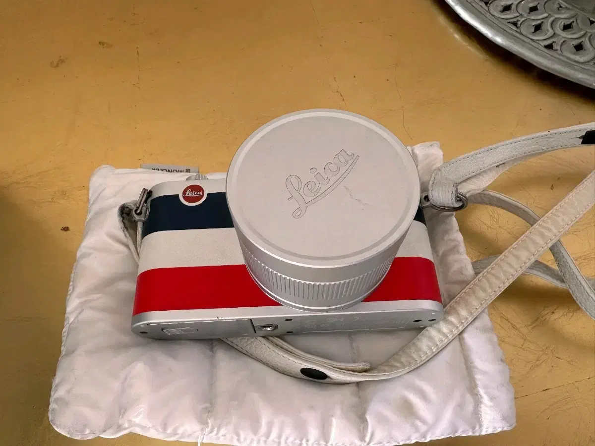 라이카x The LEICA X Edition Moncler 한정판