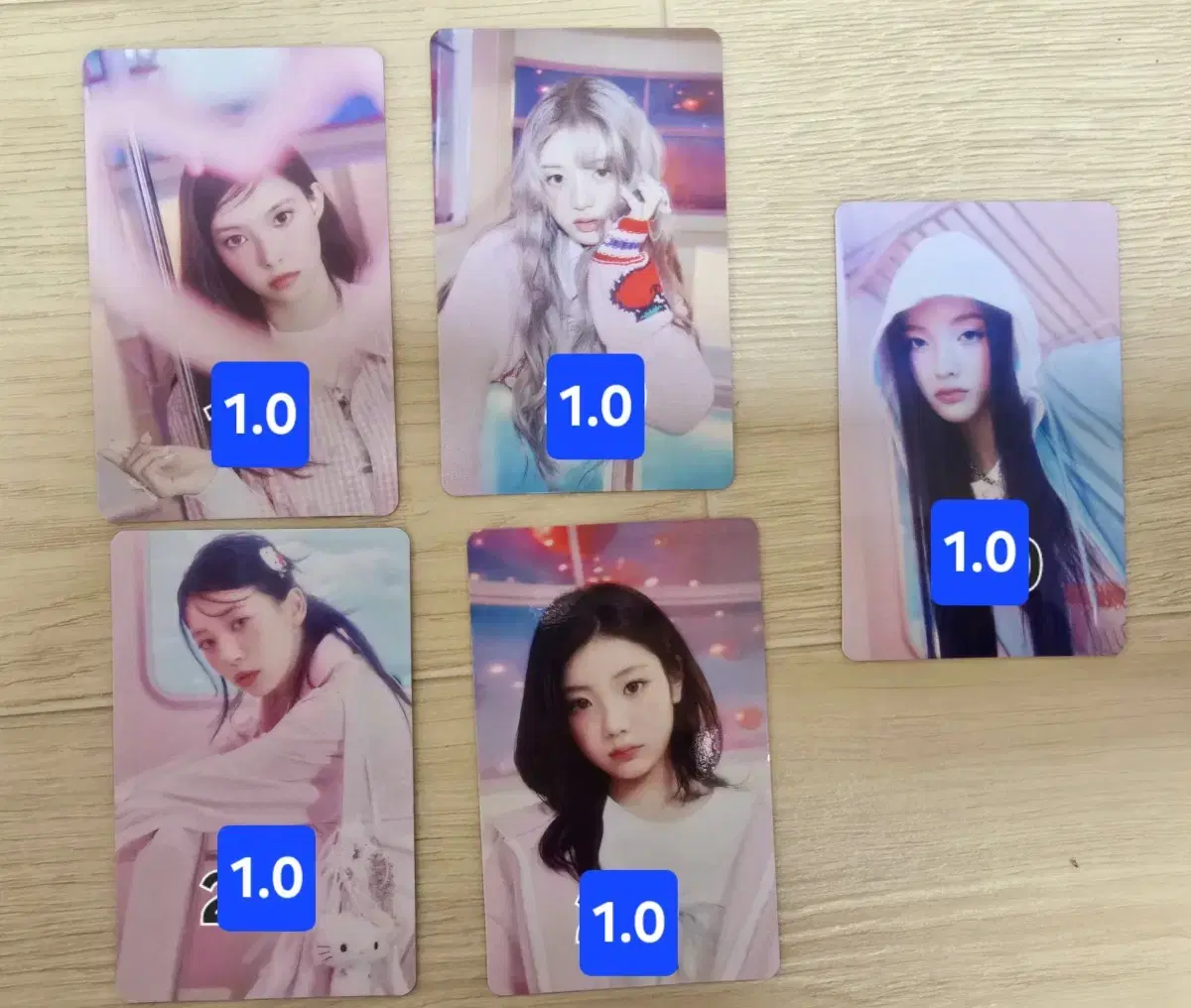 Eyelet Universal photocard wts Wonhee Iroha yoona Democratic Moka