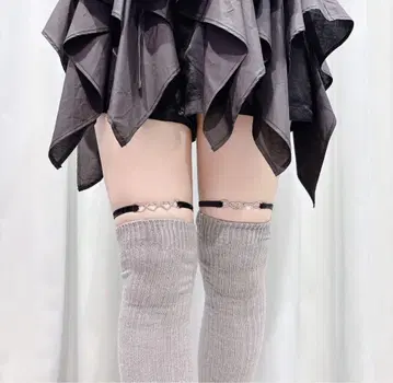 lill lilly 하트 참 니하이 삭스 GRAY