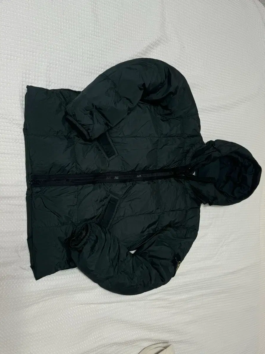 Stone Island Crinkle Wraps size L (100-105) padded sells.