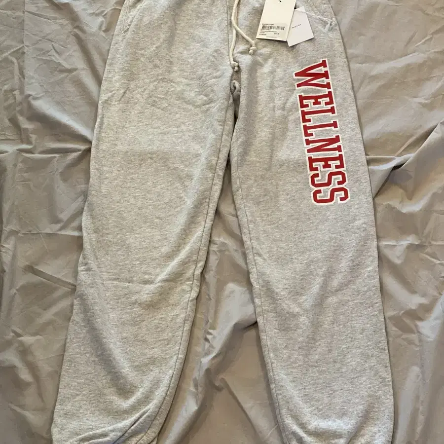 [새상품] 스포티앤리치 wellness ivy sweatpants