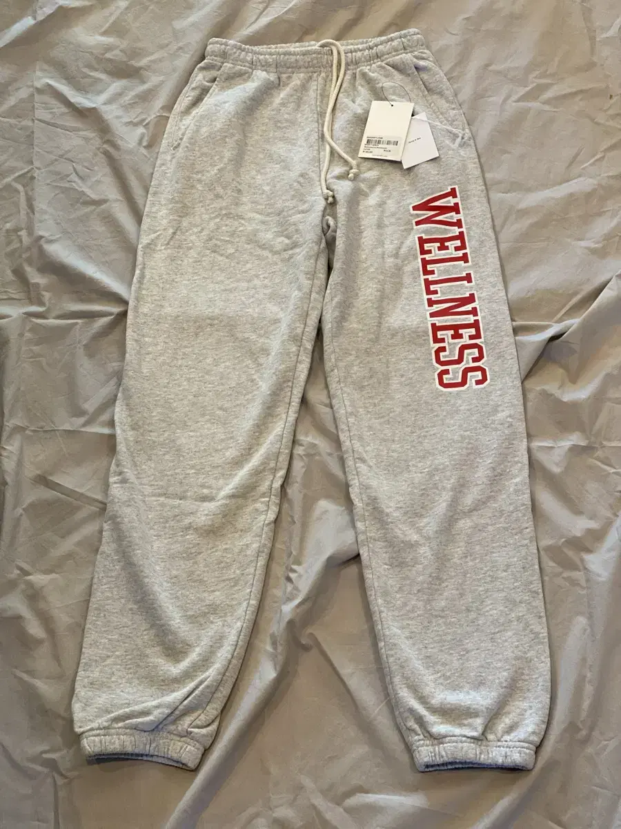 [새상품] 스포티앤리치 wellness ivy sweatpants