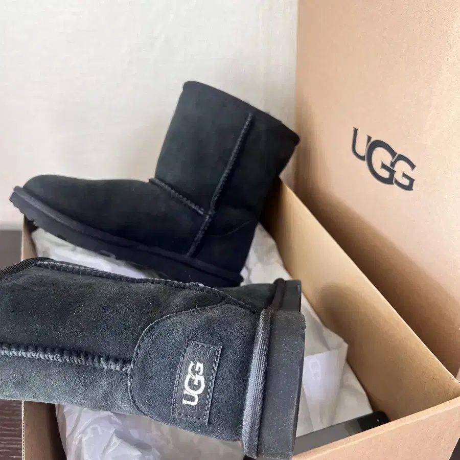 (새상품) UGG 클래식 210사이즈