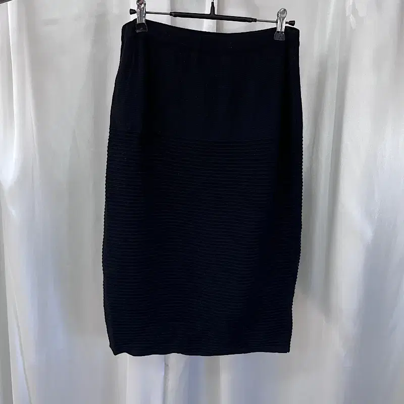 MATHARI wool skirt (made in Italy)